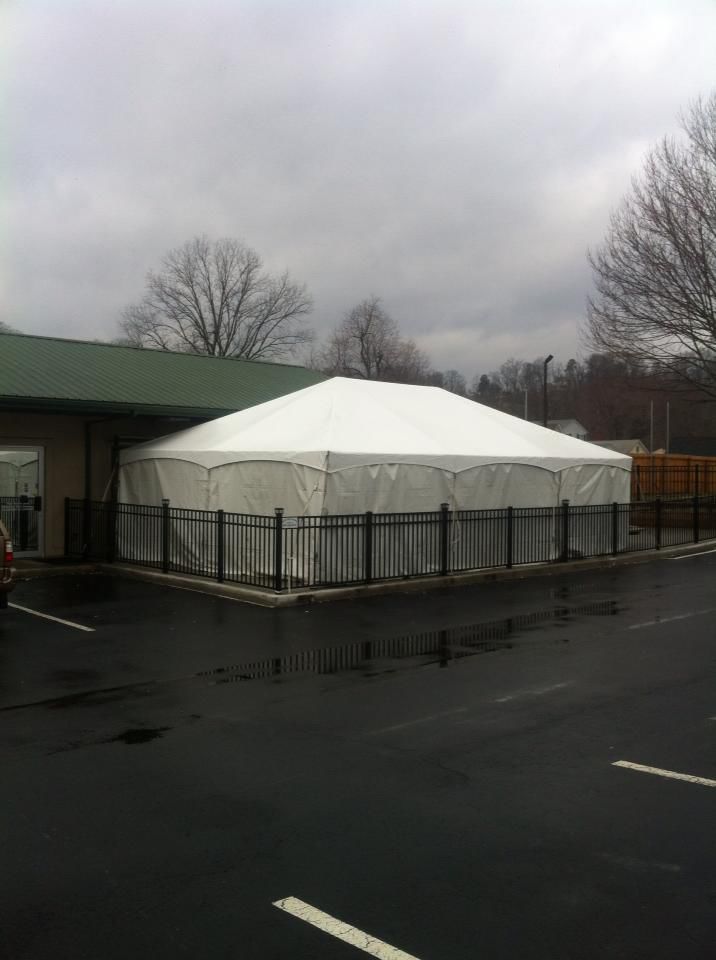 SOLID WALLS Rent a Tent